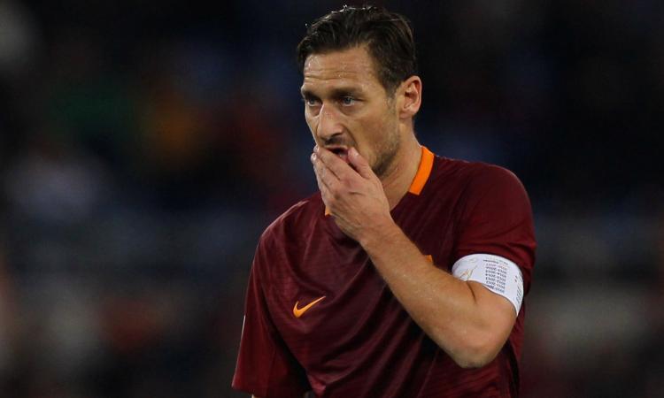 Rigore per la Roma, Lugaresi attacca: 'Totti pronto per fare Pinocchio'