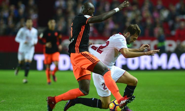 Lione, un difensore dal Manchester City