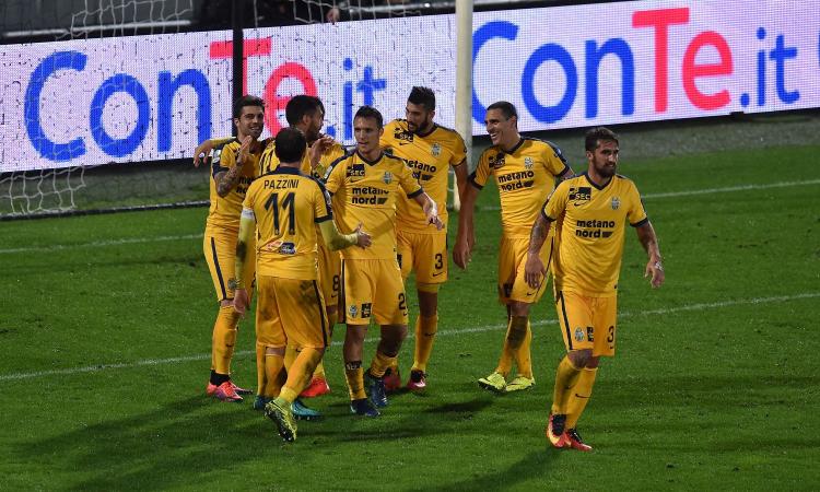 Verona, UFFICIALE: rinnovo per Fares