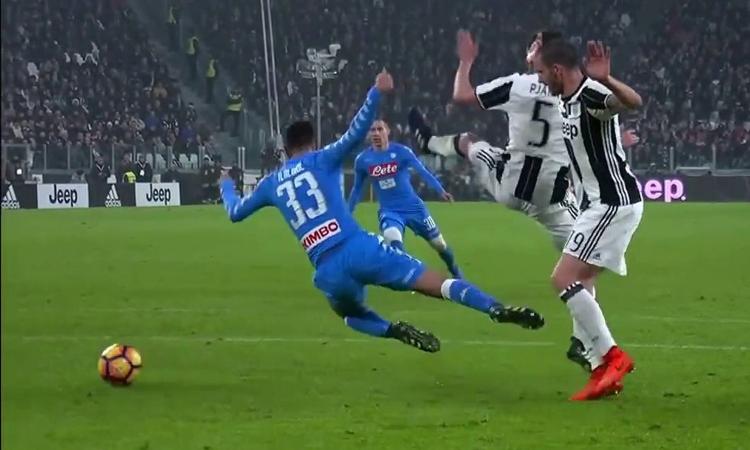 Napoli: il Valencia vuole Raul Albiol