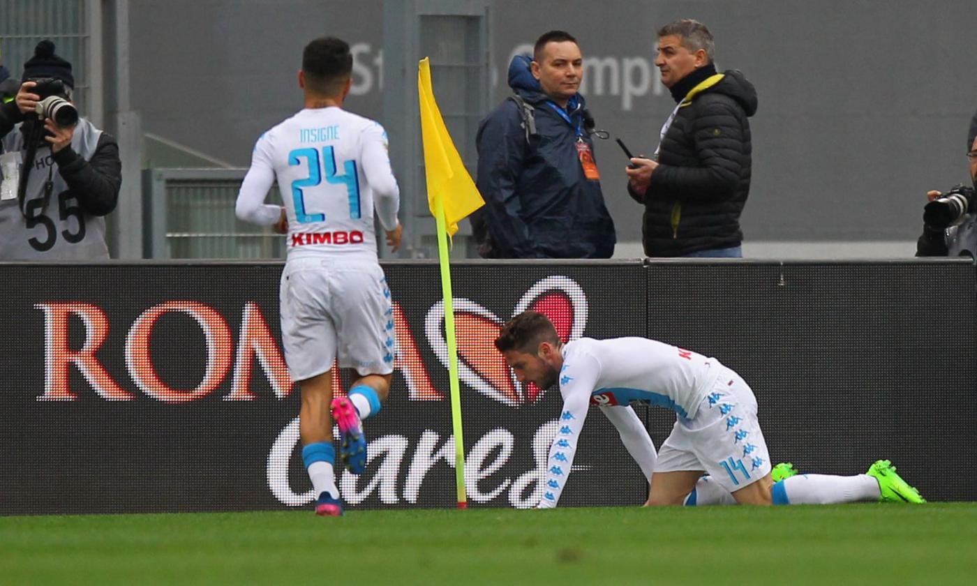 Napoli, Mertens esulta imitando un cane che fa la pipì. L'Olimpico non gradisce