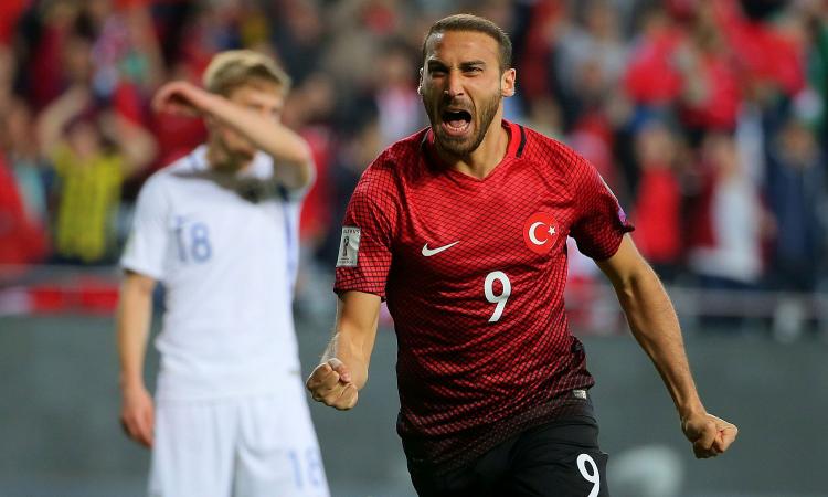 Crystal Palace su un attaccante del Besiktas