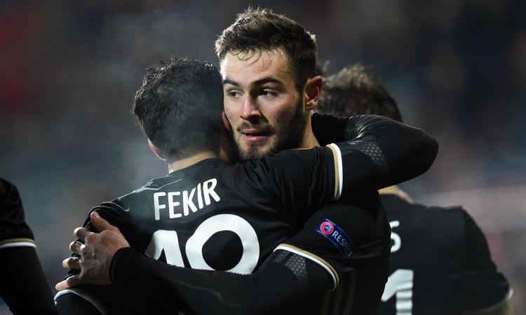Manchester United, si osserva un centrocampista del Lione