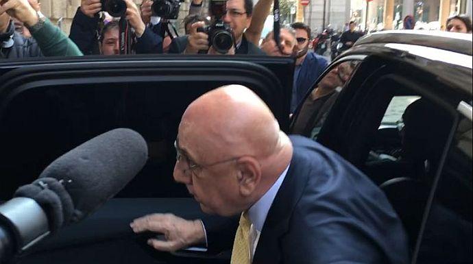 Milan, Galliani annuncia la cessione in Lega: la reazione