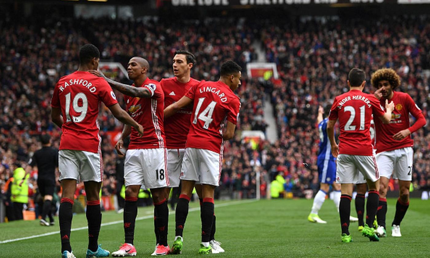 Man United-Chelsea 2-0, Premier riaperta: il Tottenham a 4 punti da Conte