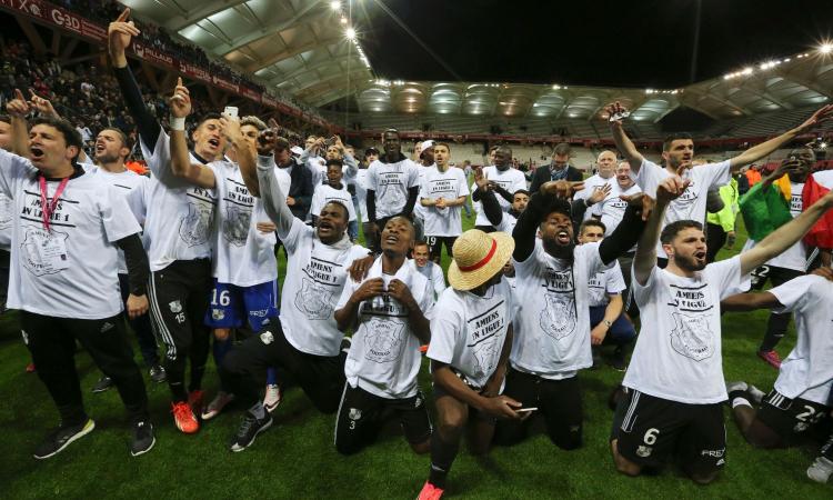 Amiens capitale di Francia: da Macron alla 1a promozione in Ligue 1 VIDEO