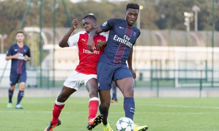 Dortmund, UFFICIALE: preso un difensore dal PSG