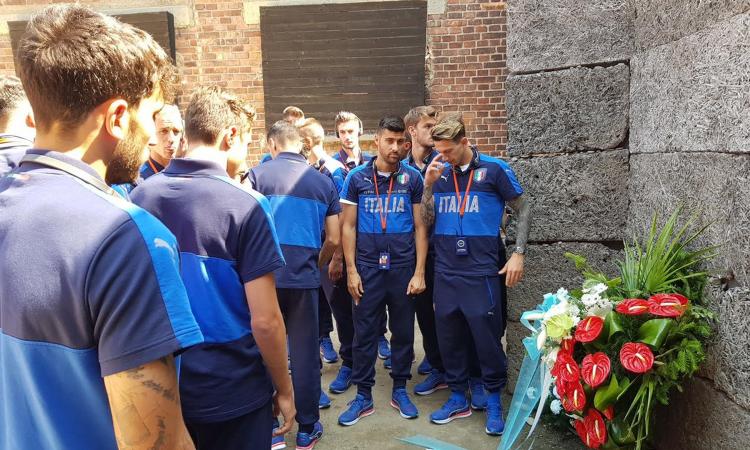 Italia Under 21 in visita ad Auschwitz: 'Nessuno mai dimentichi' FOTO e TWEET