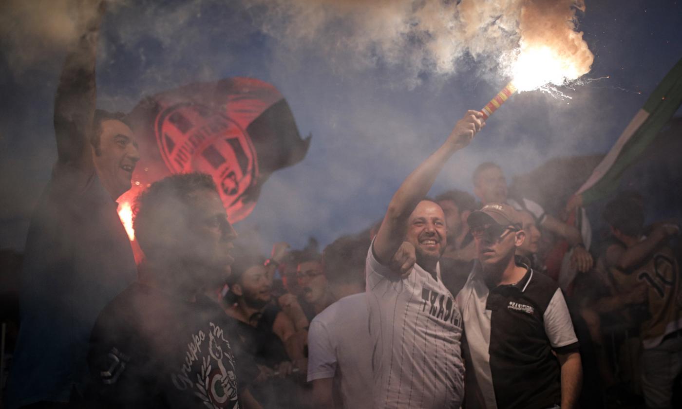 Juve-Real Madrid, panico a Torino: tifosi in fuga da Piazza San Carlo