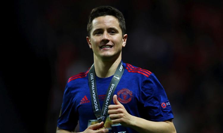Manchester United: anche il Valencia su un centrocampista