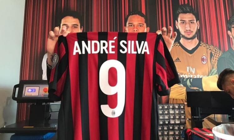 Milan, maglia numero 9 per Andrè Silva FOTO