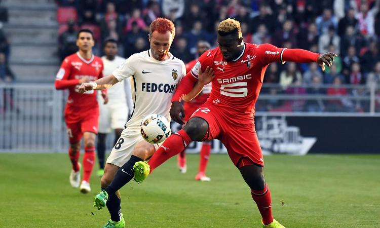 Siviglia, tre club di Ligue 1 su un difensore