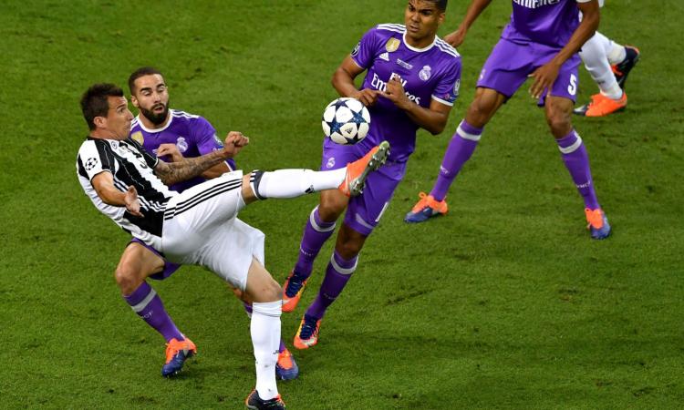 Uefa, ecco la top 10 dei gol di Champions League: vince la rovesciata di Manduzkic