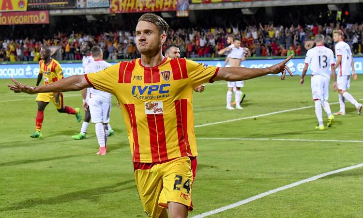 Genoa, altro bomber in arrivo: vicino l'ex Inter Puscas Genoa, altro bomber in arrivo: vicino l'ex Inter Puscas
