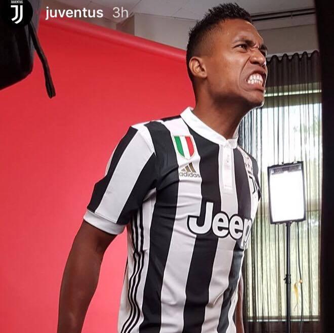 Juventus, Alex Sandro non andrà via a gennaio, ma il rinnovo...