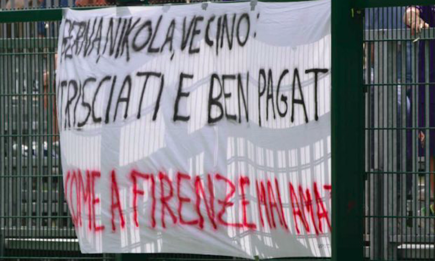 Striscione contro Bernardeschi, Vecino e Kalinic: 'Strisciati e ben pagati ma come a Firenze…'