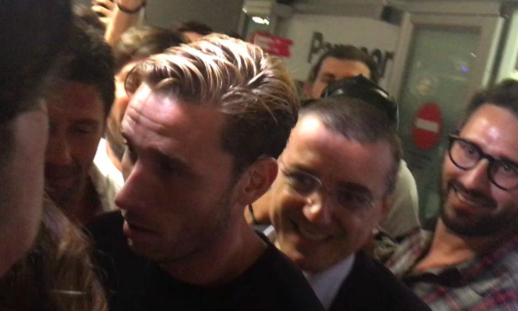 Milan, ecco Biglia: 'Felice di essere qui'