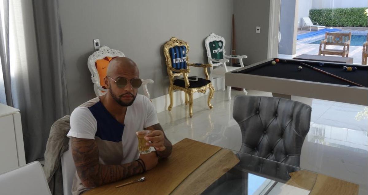 Felipe Melo: Inter sì, Juve e Fiorentina no. La FOTO della casa in Brasile