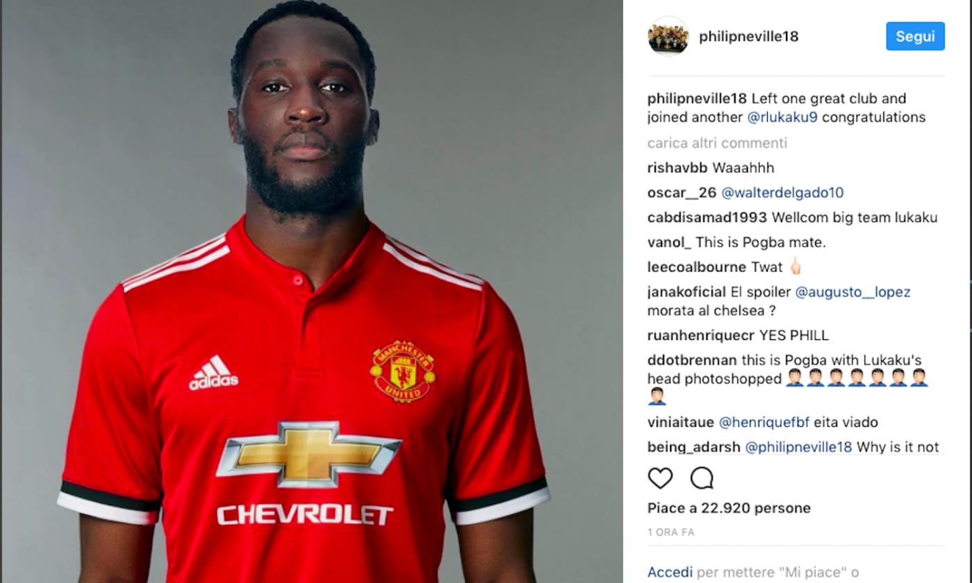 Manchester United, Phil Neville 'annuncia' l'arrivo di Lukaku FOTO