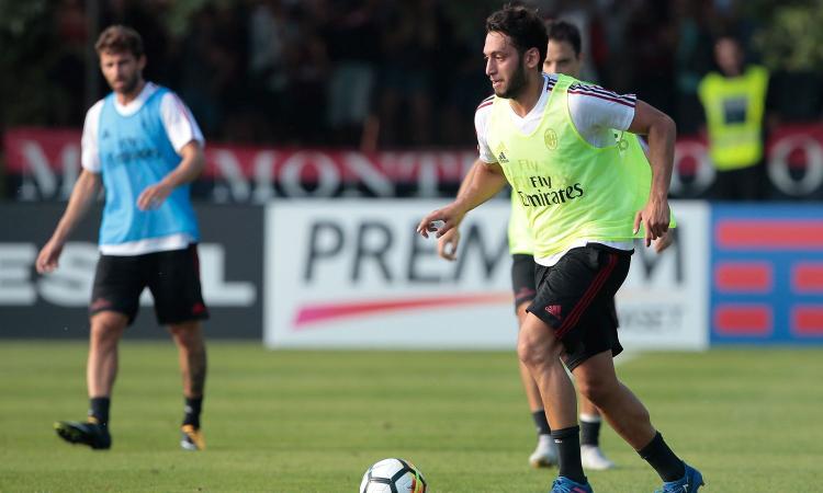 Milan, Calhanoglu: 'Ronaldinho è il mio idolo'