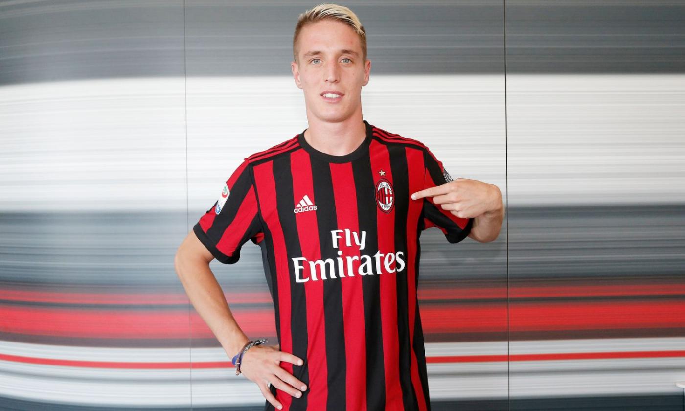 Transfer details revealed as AC Milan announce 7th summer signing