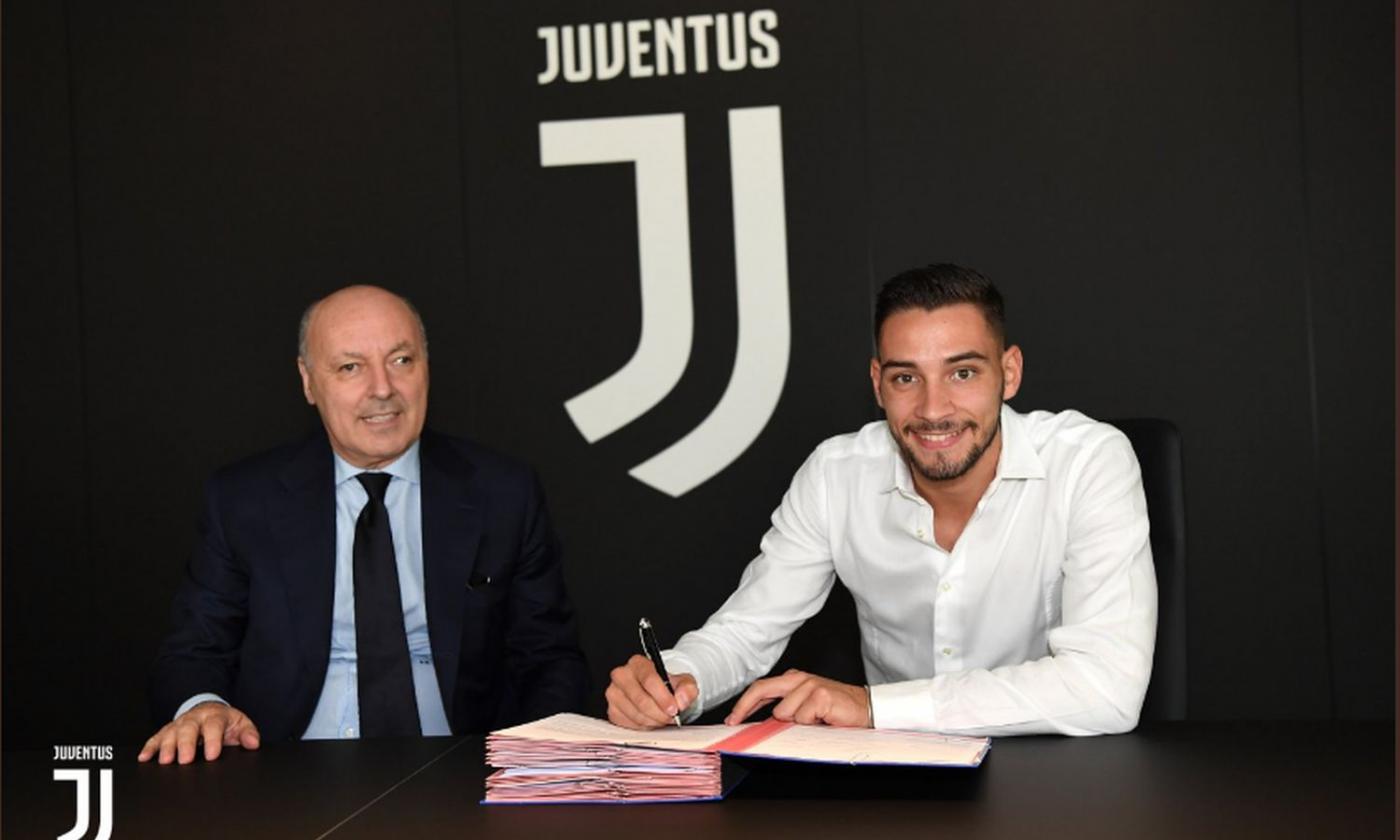 Official: Juve confirm signing of AC Milan defender