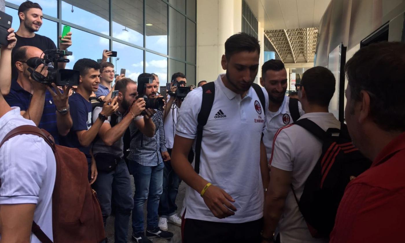 Milan, partenza per la tournée in Cina: FOTO e VIDEO da Malpensa