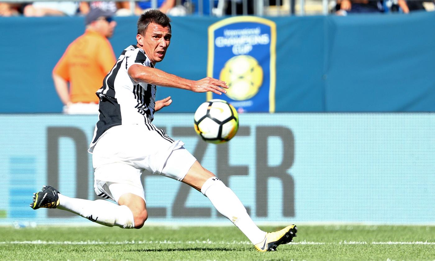 Juve, guarda Mandzukic! Che rovesciata al calcio tennis VIDEO