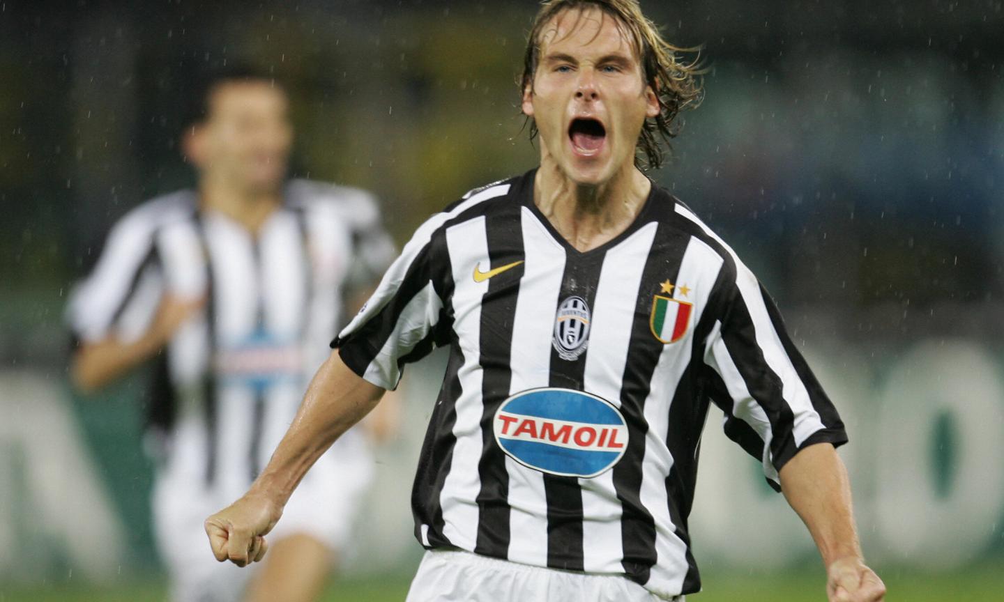 Juve, il gol del giorno: prodezza di Nedved contro la Lazio VIDEO