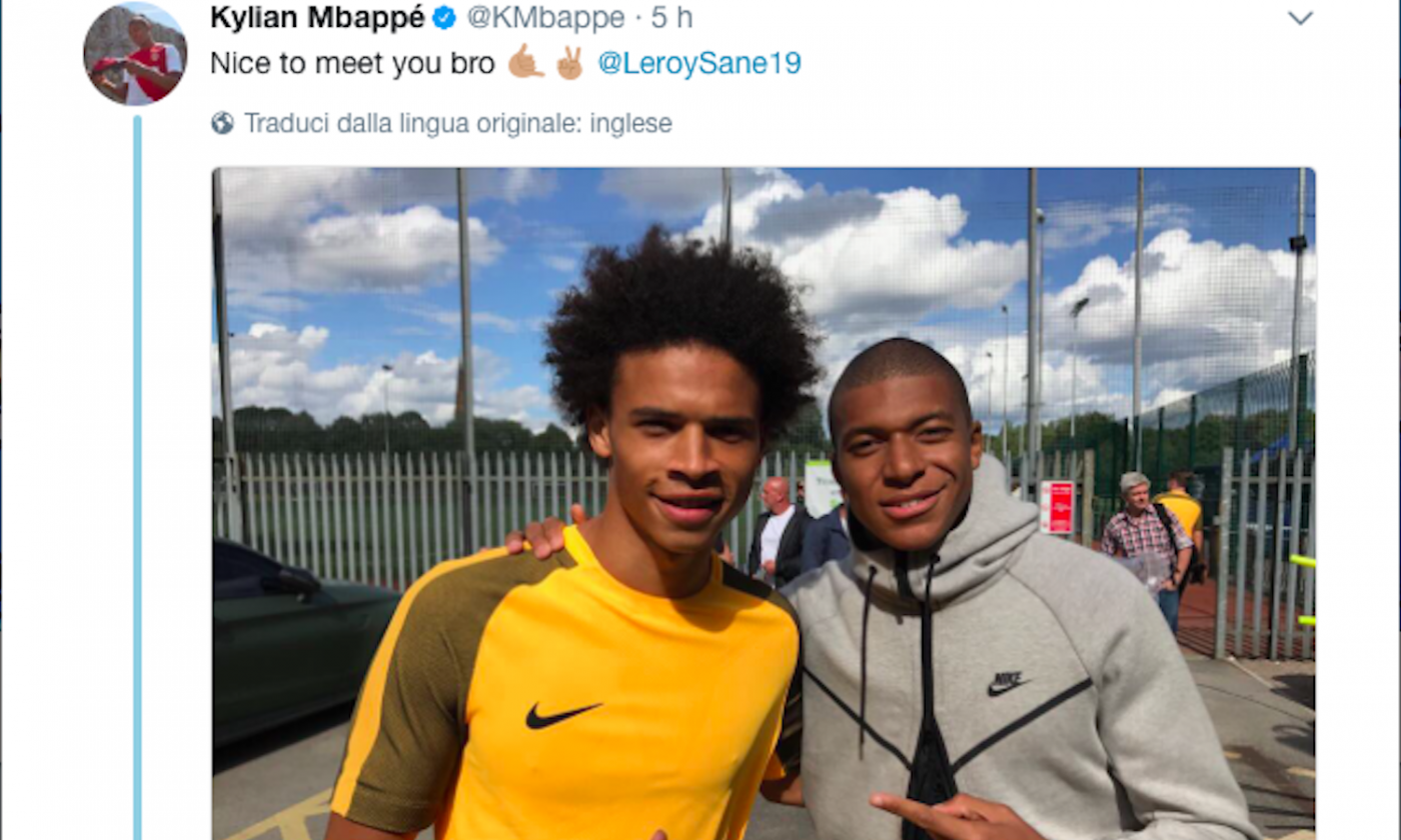 Mbappé a Manchester con Sané, delirio tifosi City. E' sfida a Barcellona e Real