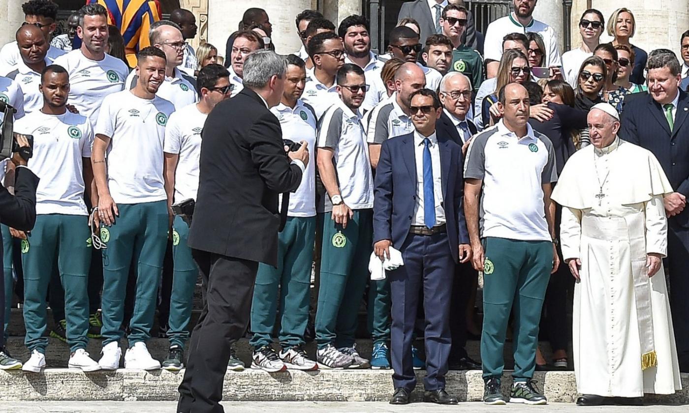 Papa Francesco benedice la Chapecoense, venerdì l'amichevole con la Roma