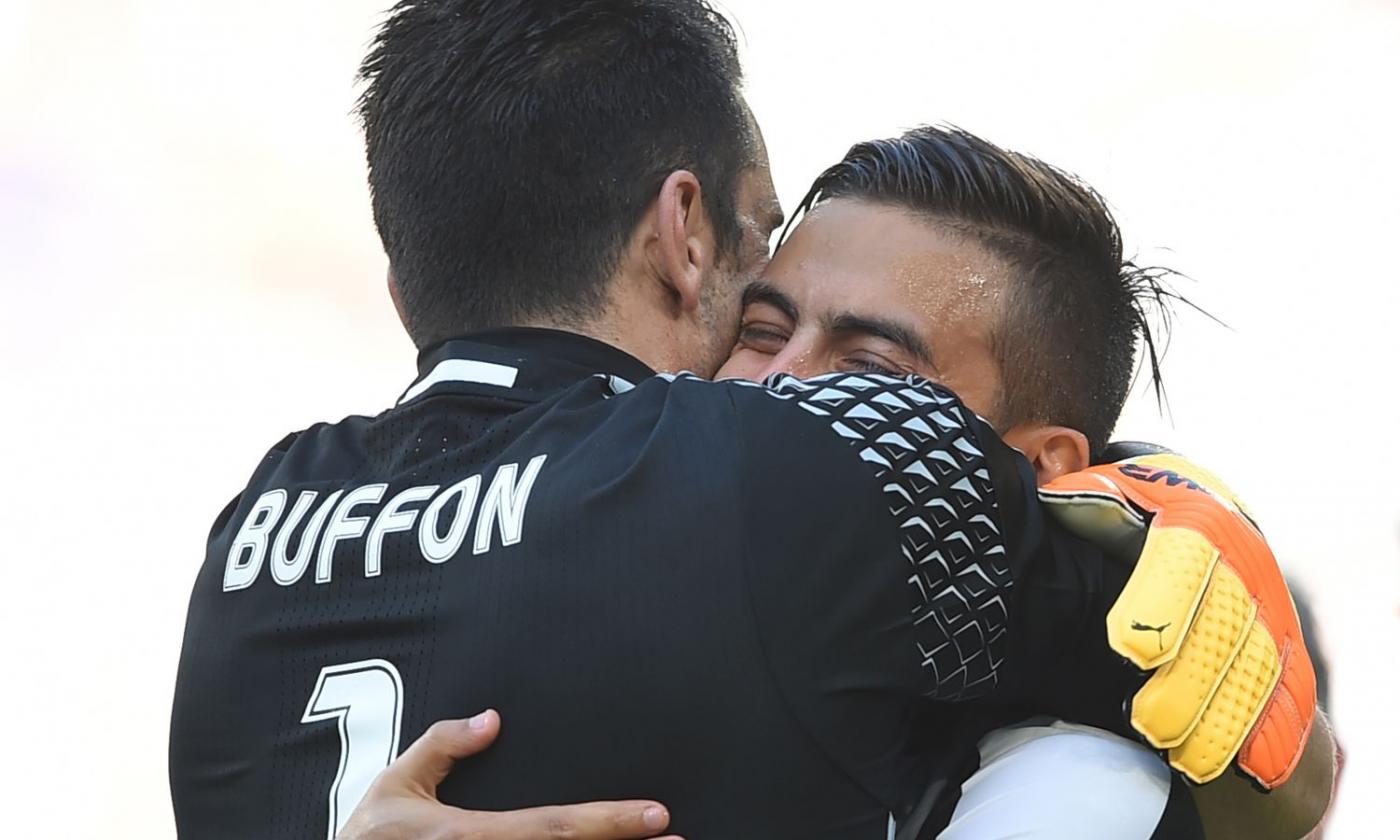 Dybala riaccoglie Buffon: 'Bentornato a casa!'