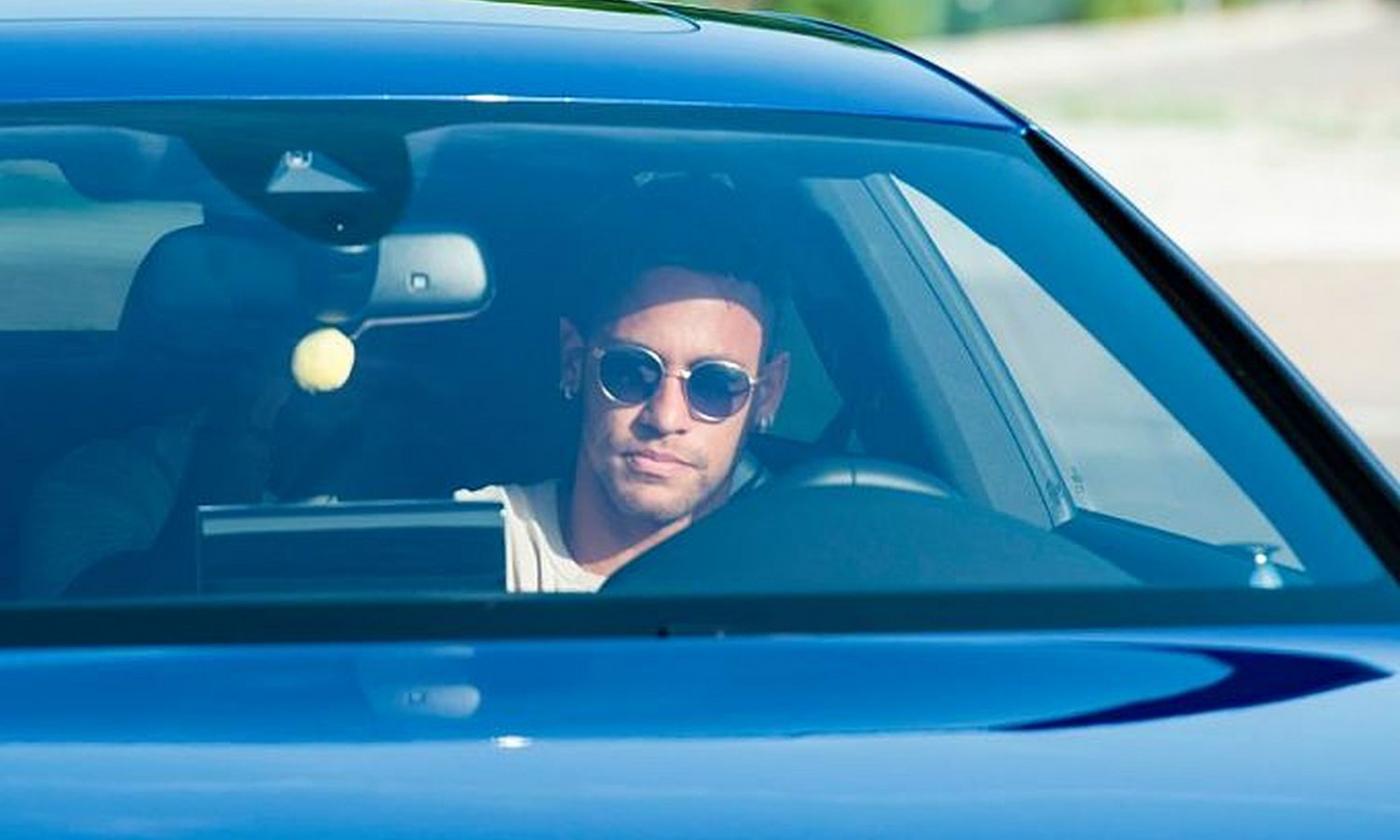 Breaking: Neymar greets Barcelona team-mates at training then leaves immediately  - the details