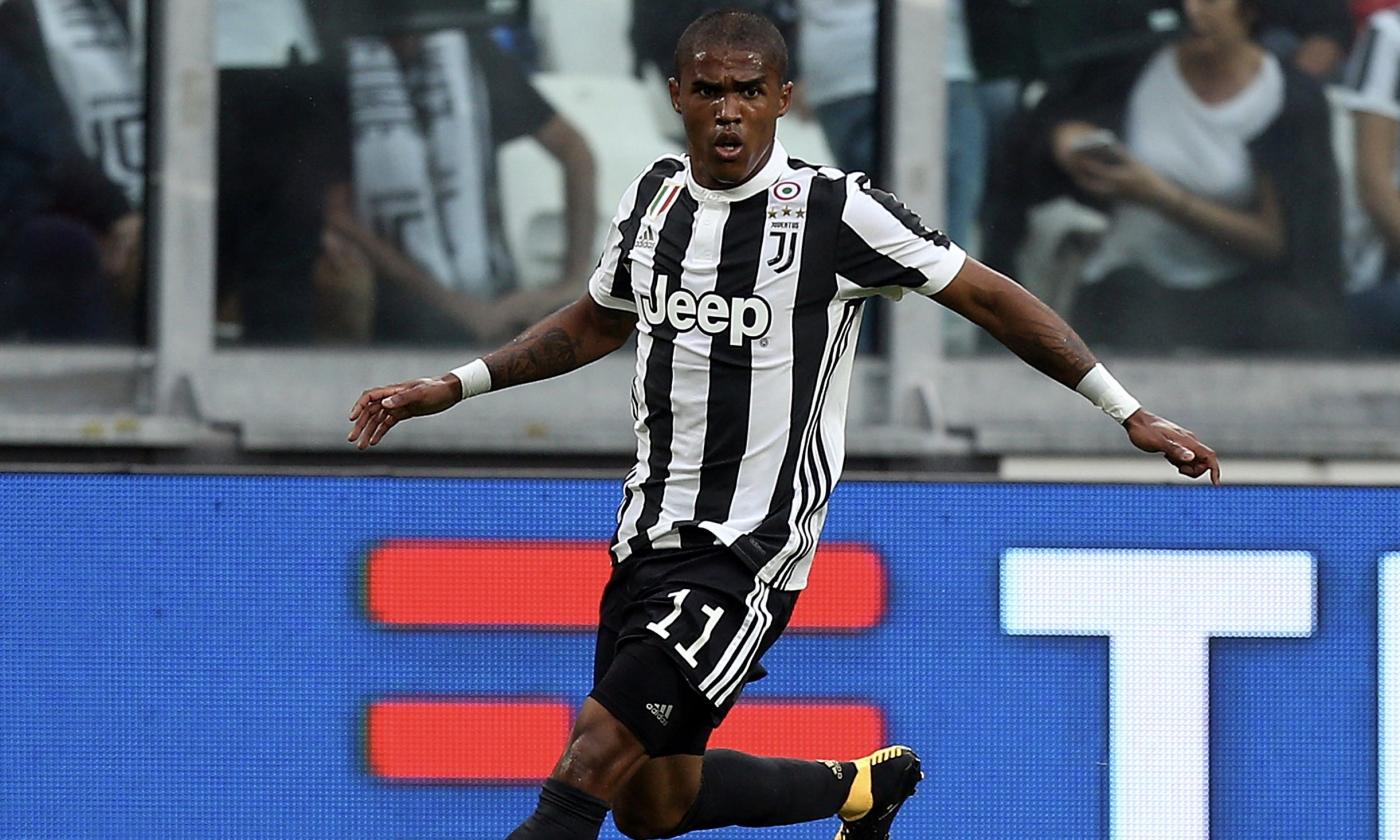 Watch: Douglas Costa responds to the fans