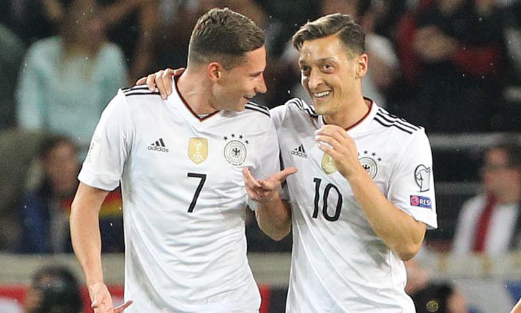 Ozil, futuro lontano dalla Turchia?