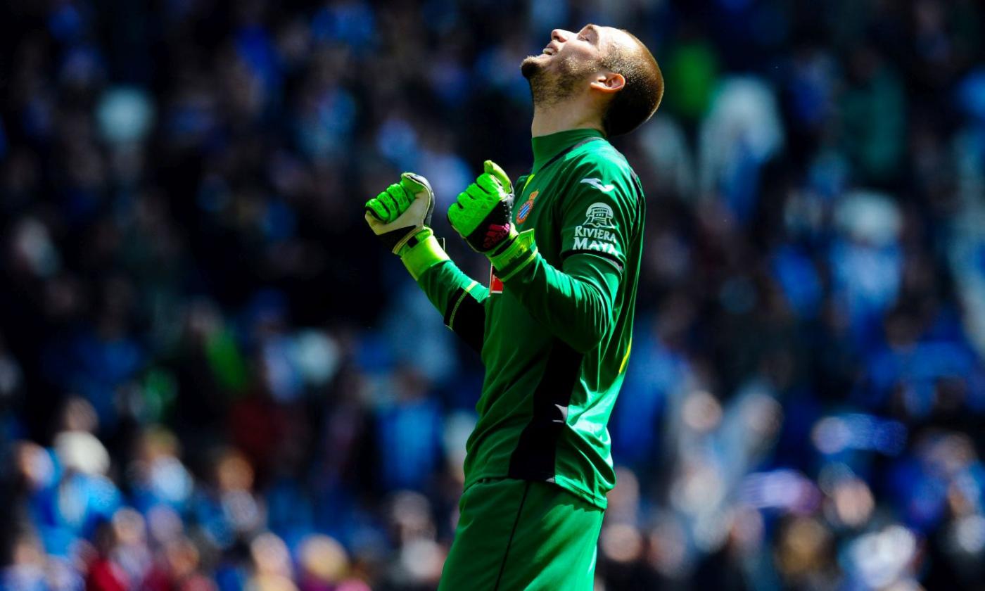 Napoli and Juve eye free transfer of former Spurs man Pau Lopez