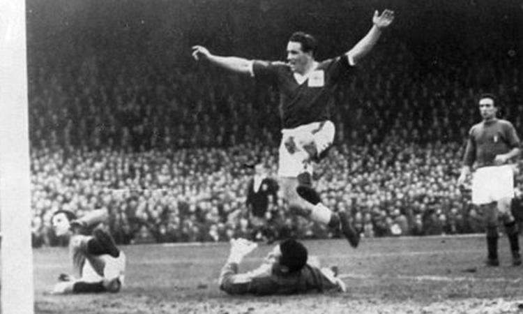 1958, il primo Mondiale mancato dall'Italia: una Nazionale povera finisce nel fango in Irlanda del Nord