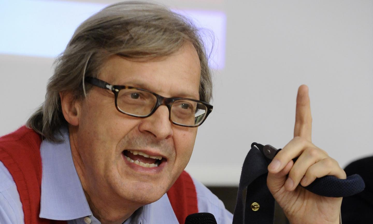 Sgarbi attacca Silvia Romano: 'Va arrestata. O si pente o è complice'