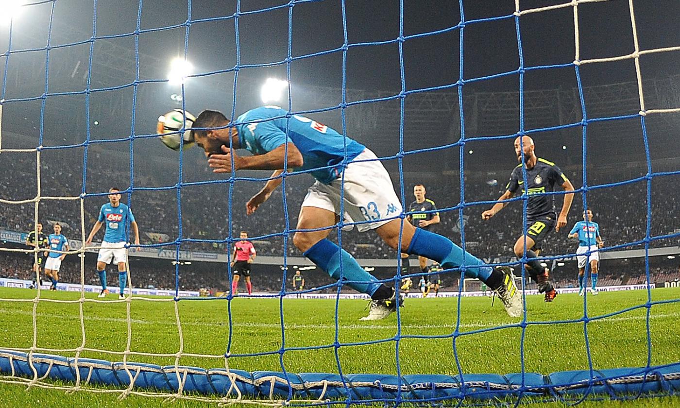 Napoli, Albiol: 'Ogni volta che cantiamo sotto la curva pensiamo all'ultima giornata...'