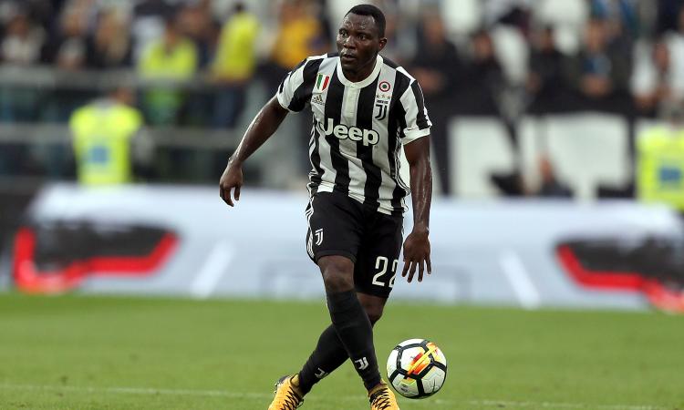 'Alex Sandro non al top', così cambia Asamoah: da esubero a riserva di lusso