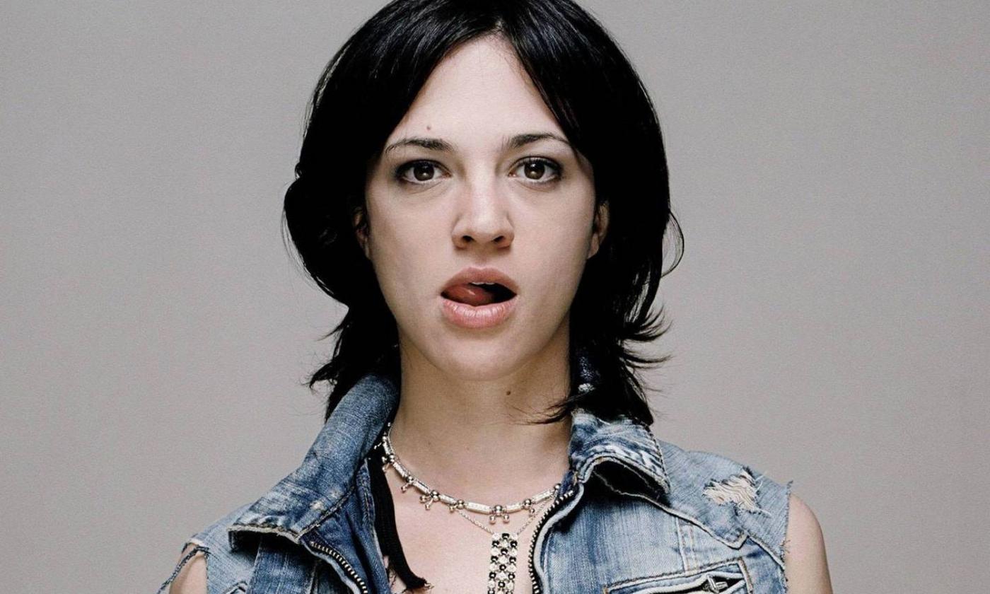 Asia Argento tracimante