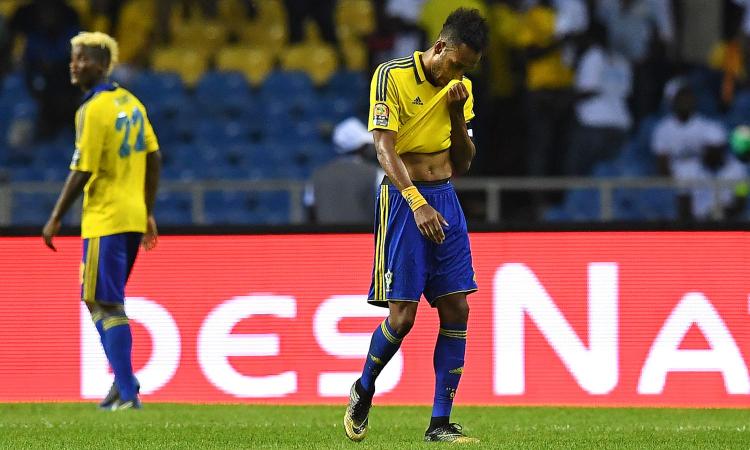Gabon, Aubameyang denuncia: 'Il Marocco ci ha dato un succo avariato'. E Benatia lo prende in giro