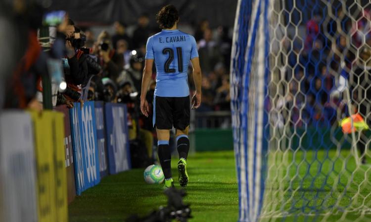 PSG, corsa a tre per Cavani