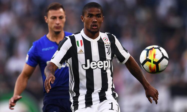 Juve, che magia di Douglas Costa in allenamento VIDEO