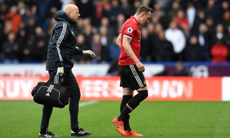 Manchester United in ansia per l'infortunio Jones