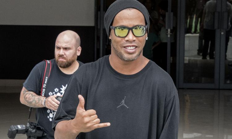 Ronaldinho: 'Al Milan manca Berlusconi, la Champions un'impresa. Il ritorno di Ancelotti? Un colpaccio'