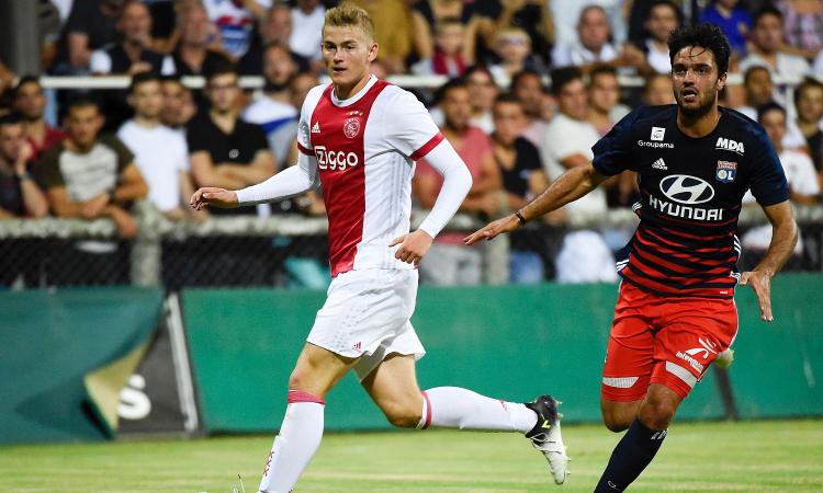 Manchester City, concorrenza al Barcellona per un difensore