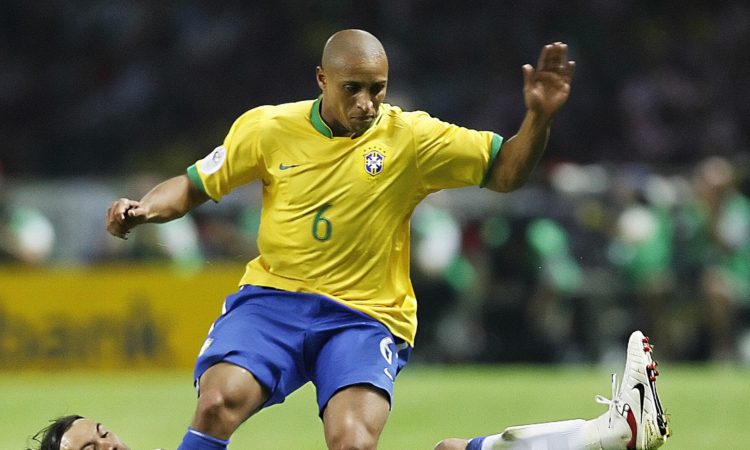 Roberto Carlos sicuro: 'Ecco chi ha tutto per vincere il Mondiale' VIDEO