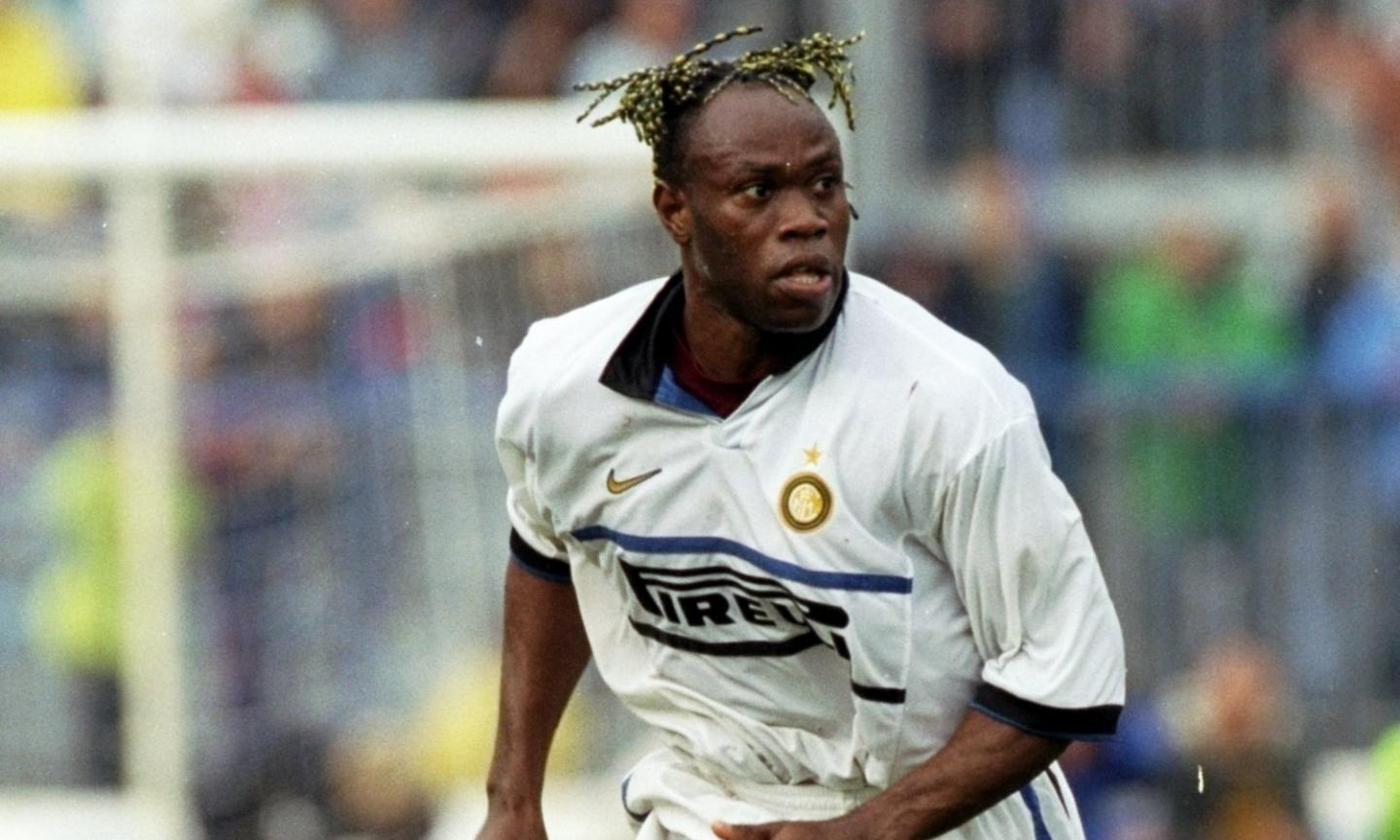 Vieri scherza con Ronaldo: 'Ma quanti anni aveva Taribo West?' Il racconto è incredibile VIDEO