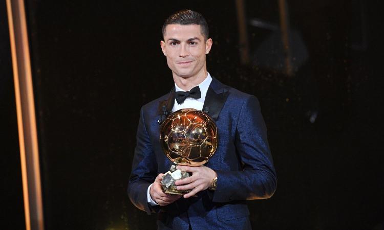 Pallone d'Oro, quinto trionfo per Ronaldo. Messi secondo, Buffon quarto